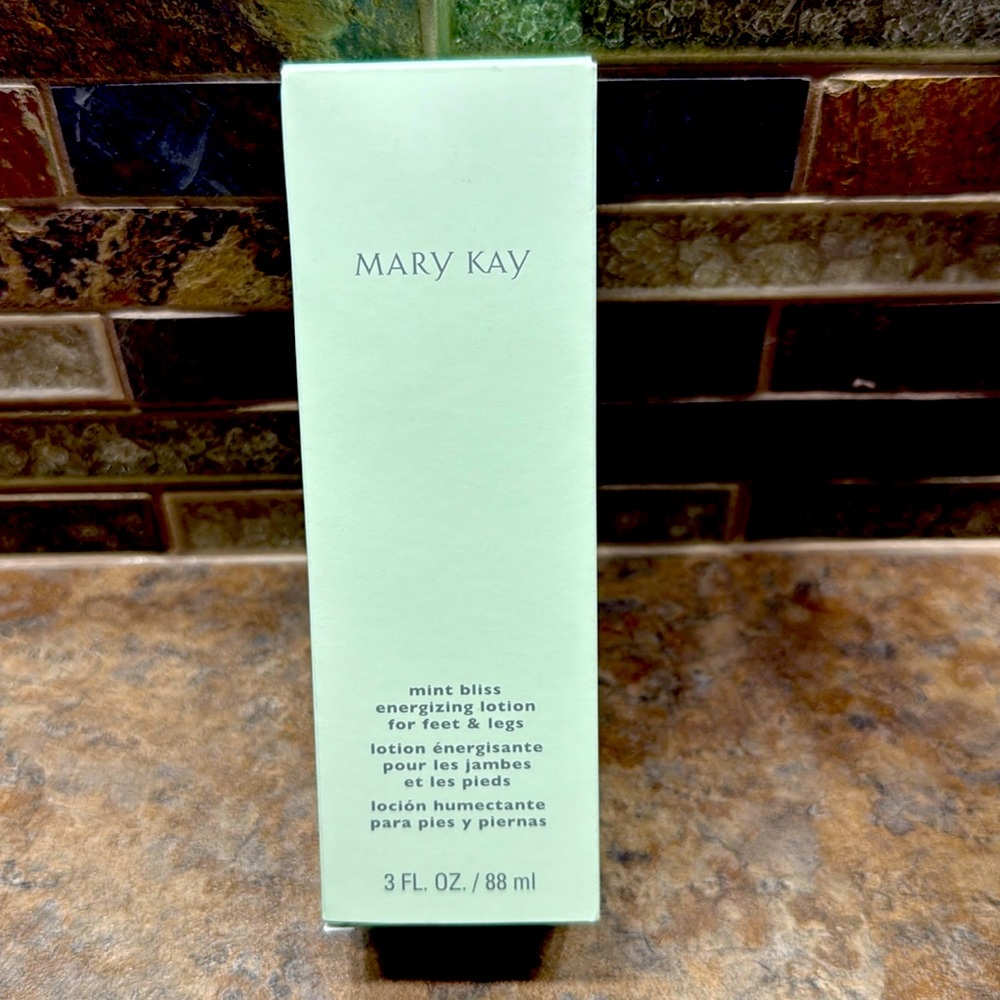 New in Box Mary Kay Mint Bliss (energizing lotion for feet and legs)